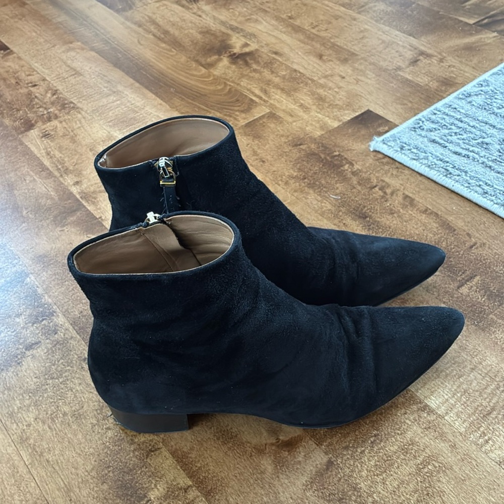 The row black suede boots